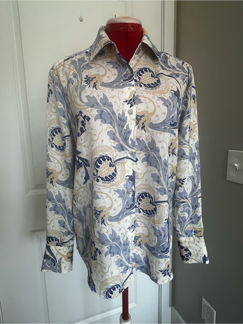 Rachel Zoe White Button-Down Shirt with Blue & Tan Scroll Print